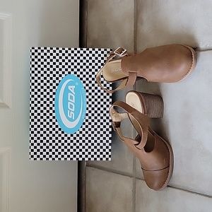 Tan Block Heel Shoe